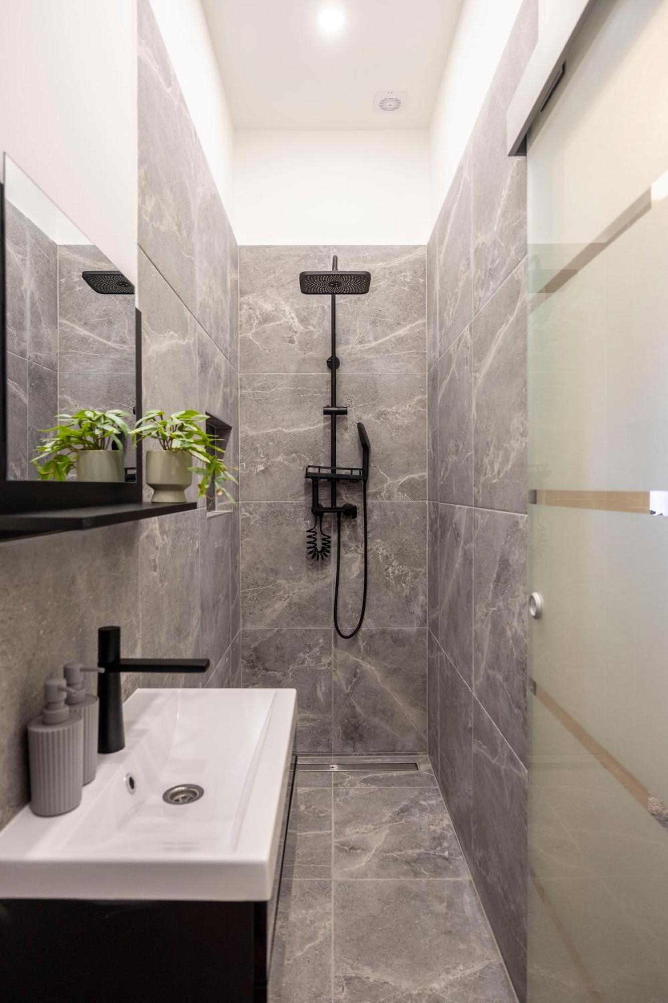 Exclusive Stylish By Prestige Homes Next To The Oktogon Apartament